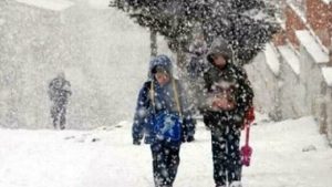 Türkiye'nin büyük bir bölümünü etkisi altına alan kar yağışı eğitime de engel oldu. Bugün de bir çok ilden okullar tatil edildi haberi geldi.